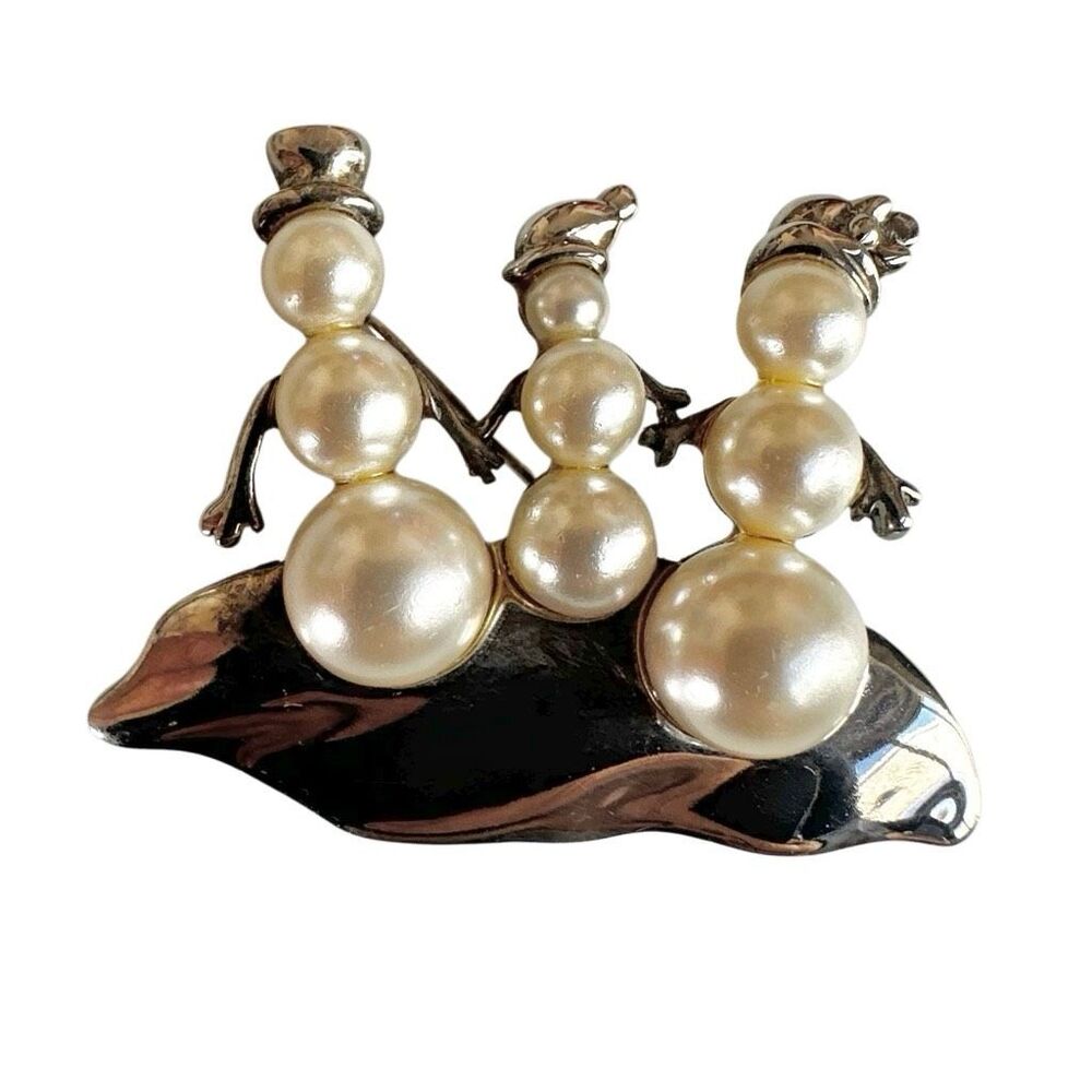 Vintage Snowman Family Faux-Pearl Brooch – Silver-Tone Holiday Pin